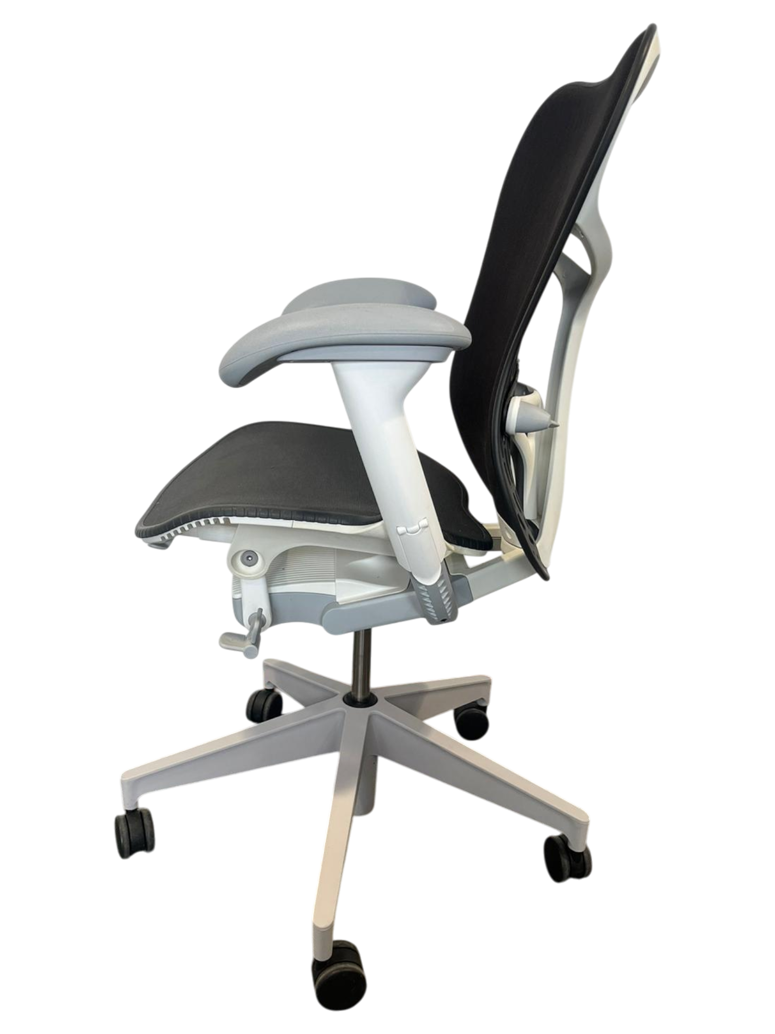 Herman Miller Mirra 2 Twilight/Studio Black Butterfly